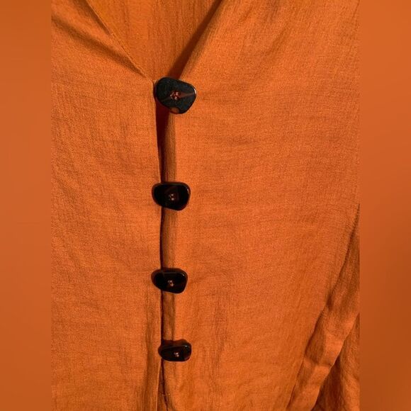 MNG suit EUC orange v-neck button down top Size medium - Picture 5 of 6